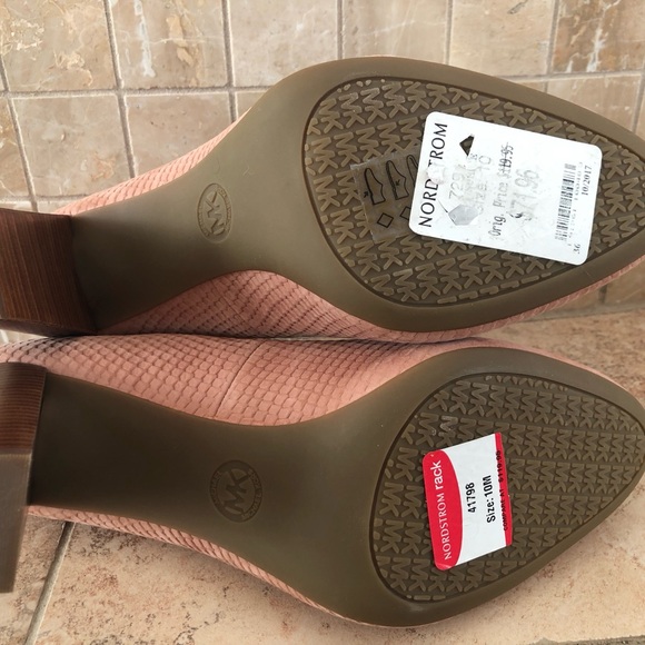 Michael Kors Susan Flex Pumps, salmon color, size 10M/41, NWT - Picture 4 of 6